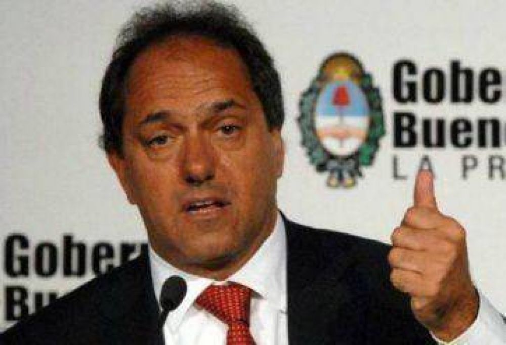 Scioli 2015 y un corset con dos cordones