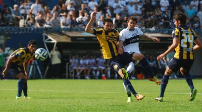 Cuando parec�a empate, el Lobo lo perdi� en el final