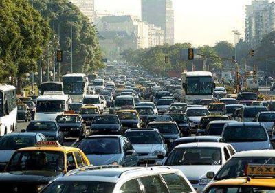 El tr�nsito, las colas y los call center, motivos de furia de los argentinos