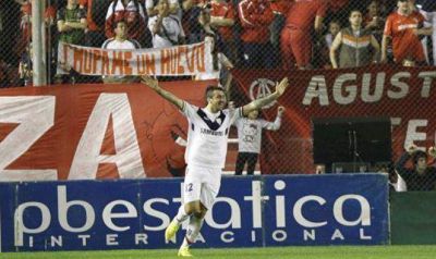 V�lez bail� al Rojo y es �nico l�der
