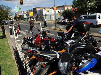 Casi 70 motos fueron secuestradas en operativos de control previos al partido de Newell's