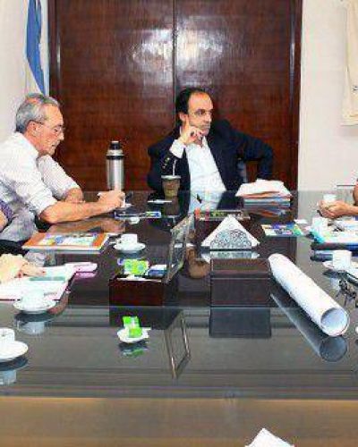 El intendente se reuni� con la directora argentina de H�bitat para la Humanidad