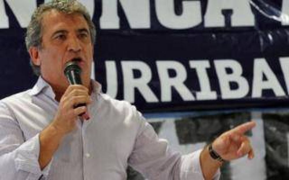 Elecciones 2015: Urribarri contin�a de gira por el conurbano y desembarca en Moreno para reunirse con West