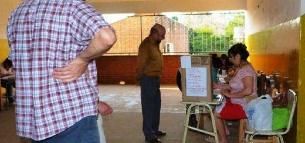 Internas de la UCR: importante participaci�n de afiliados e independientes