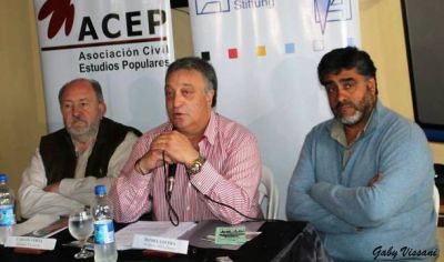 Verna reapareci� en La Adela junto a productores