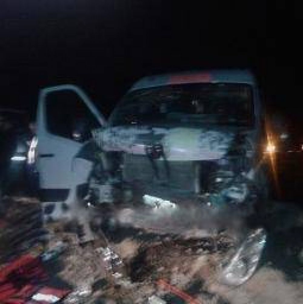 Grave accidente rutero entre combi y autom�vil dej� 15 heridos