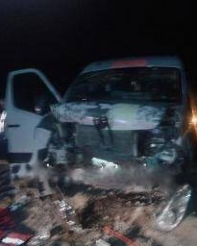 Grave accidente rutero entre combi y autom�vil dej� 15 heridos