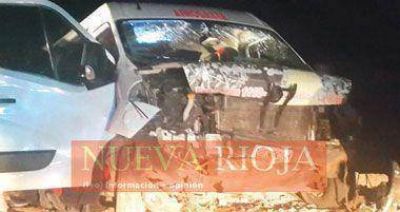 Ruta 9: 15 pasajeros heridos al chocar una combi con un auto