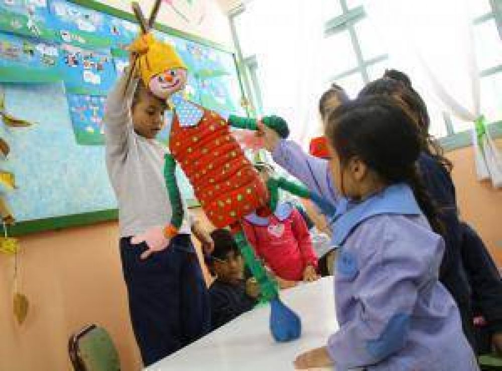 Los alumnos que transformaron el aula en una f�brica de juguetes