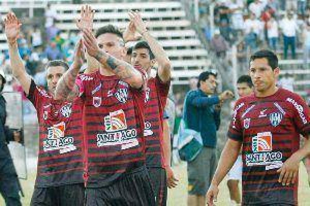 Triunfazo del Ferro ante Altos Hornos por 2 a 0