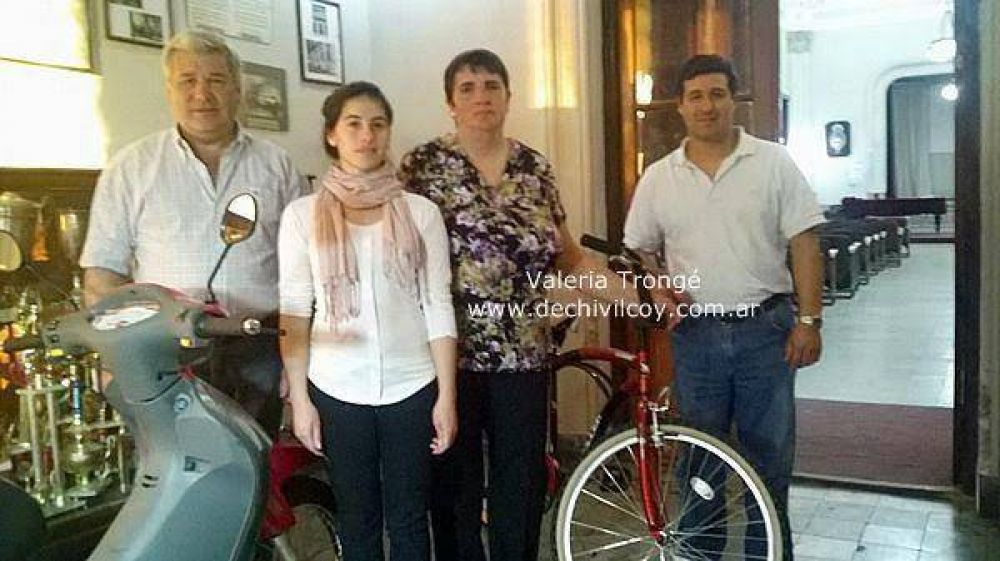 Escuela Normal: Entregaron los premios del Bono Contribuci�n 