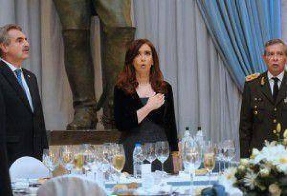 Cristina encabeza hoy la cena de camarader�a de las Fuerzas Armadas