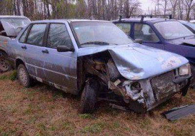 Golpearon a un automovilista por provocar un choque 