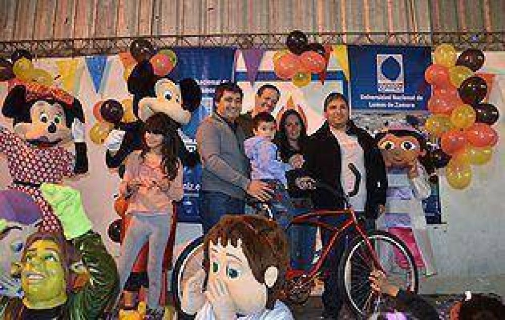 Una multitud celebr� el D�a del Ni�o en Villa Centenario