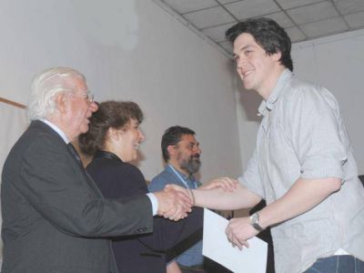 Exitosa inauguraci�n del tercer Sal�n Bienal de Dibujo