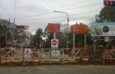 Cerraron el s�bado la barrera de la calle Espora