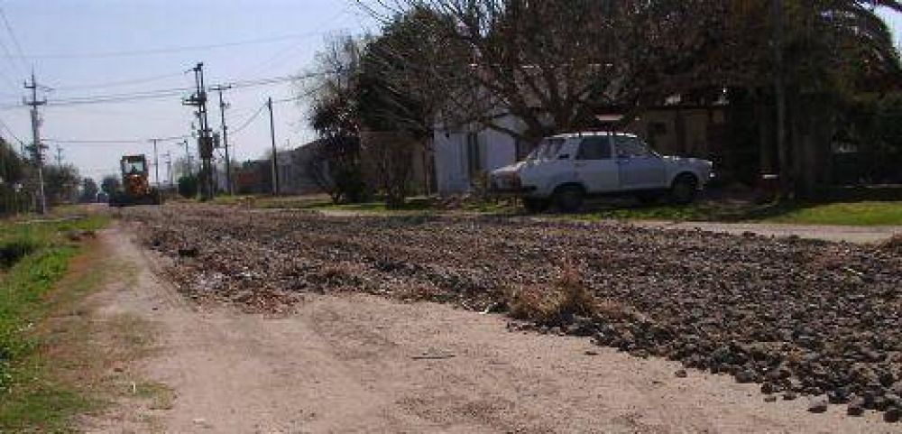 Vecina de Villa General Savio reclama por el mal estado de la calle Santiago del Estero