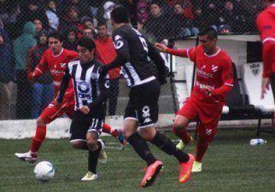 Ag�nica victoria de Cipo en el cl�sico 