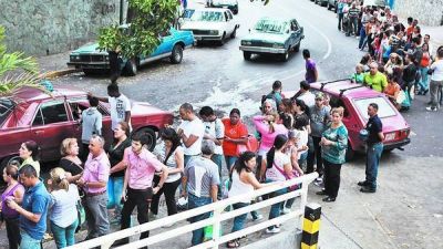 Crece un nuevo servicio en Venezuela: los �coleros� arancelados