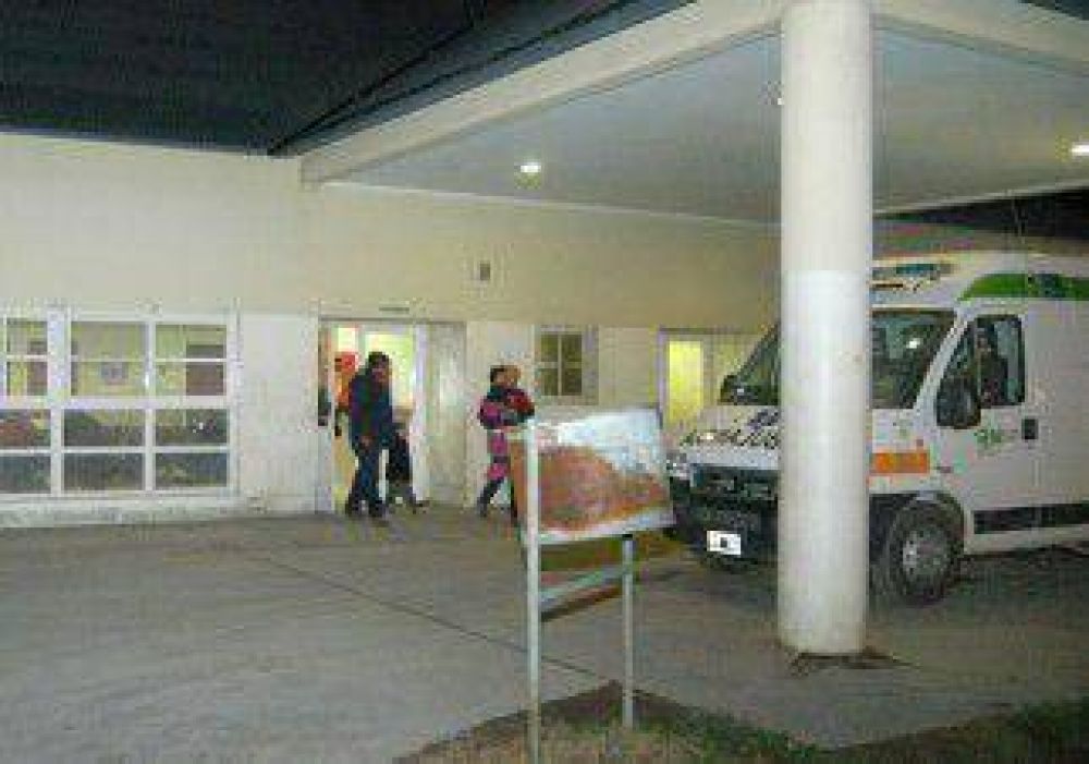 Le mordi� un dedo a un agente durante un procedimiento 