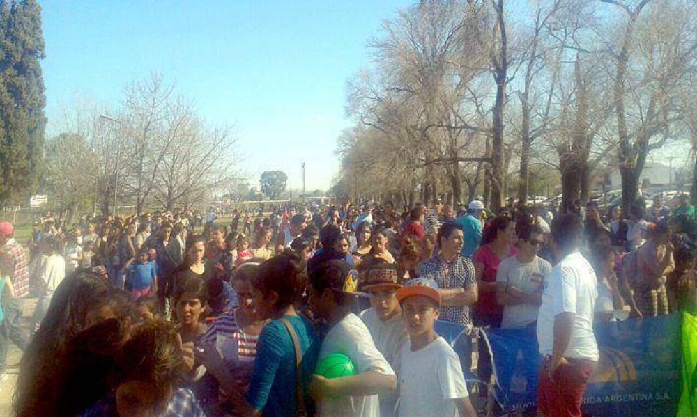 CON 25 MIL PERSONAS, LA UOCRA Z�RATE, CELEBR� EL D�A DEL NI�O