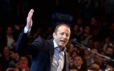 Elecciones 2015: Insaurralde contin�a siendo favorito en la carrera hacia la Gobernaci�n bonaerense