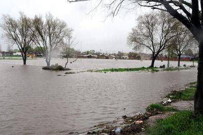 Inundaciones, clases suspendidas y evacuados a causa del temporal
