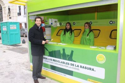 Macri inaugur� 14 nuevos Puntos Verdes