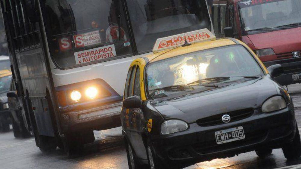 El taxi vuelve a subir el s�bado y acumula un alza del 30% en 8 meses