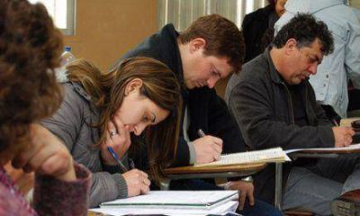 El 30% de los alumnos de las escuelas de adultos abandon� sus estudios