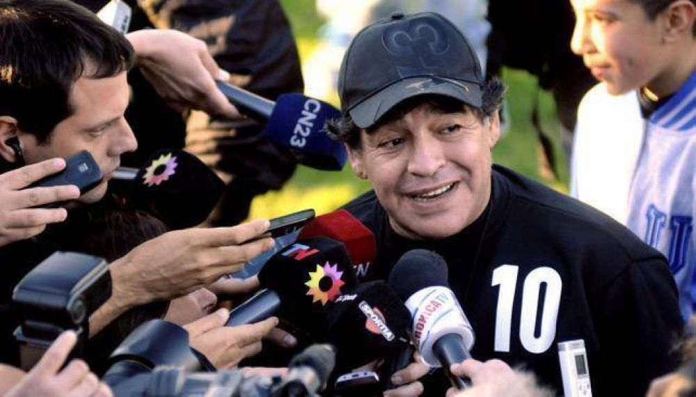 Al final, Maradona no viene a Cruz del Eje