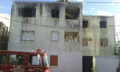 Se incendi� un departamento y provoc� p�nico en un monoblock