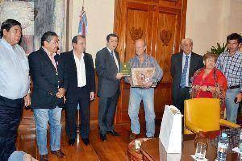 Neder y Zamora recibieron al titular de UPCN