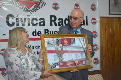 Homenaje a la prof. Zulema Malek en la casa radical 