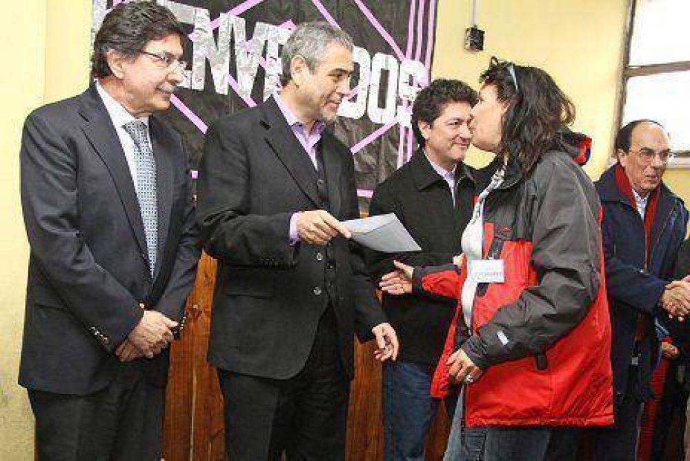 Jorge Ferraresi y Alberto Sileoni recorrieron escuelas de Avellaneda