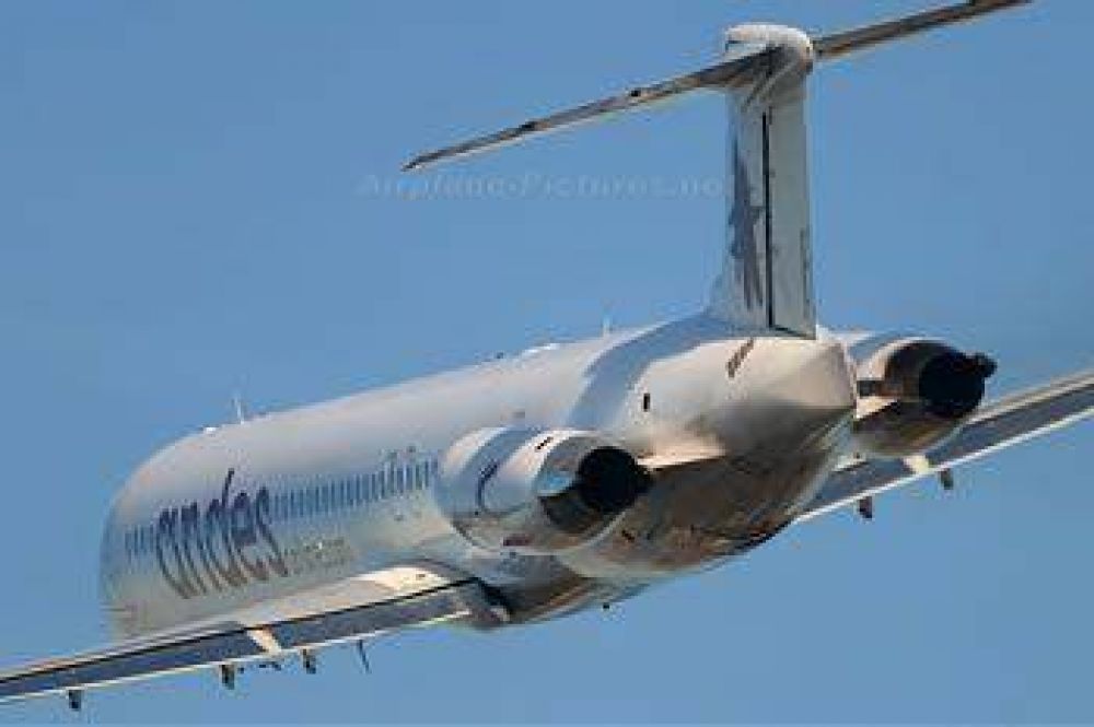 AVI�N DE ANDES PERDI� VALIJAS EN PLENO VUELO