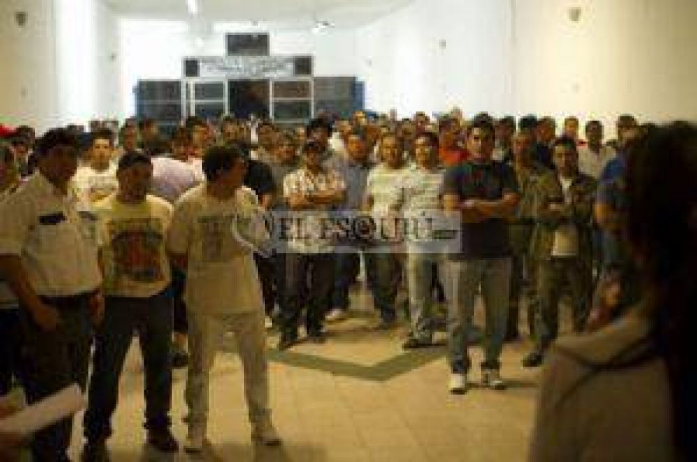 Municipales inician hoy el paro por una suba de $2.500