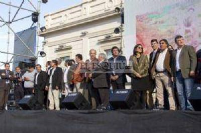 Luc�a: �Las aspiraciones del pueblo son algo que no se negocia�