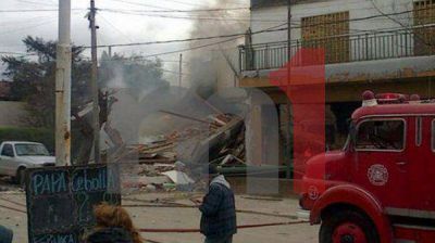 Virrey del Pino: una explosi�n en un mini mercado deja varias v�ctimas