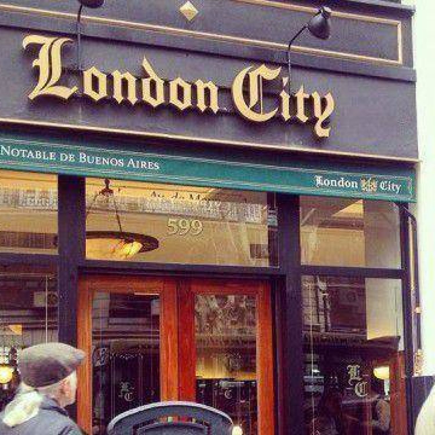 Reabrió la confitería London City