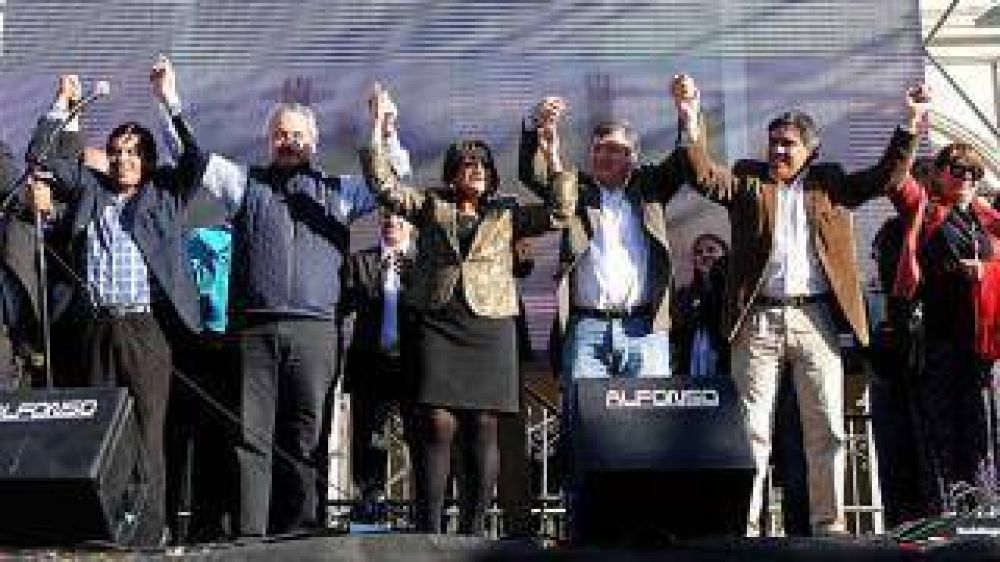 La Gobernadora redobl� su compromiso de trabajar por la provincia �sin mezquindades ni especulaciones�