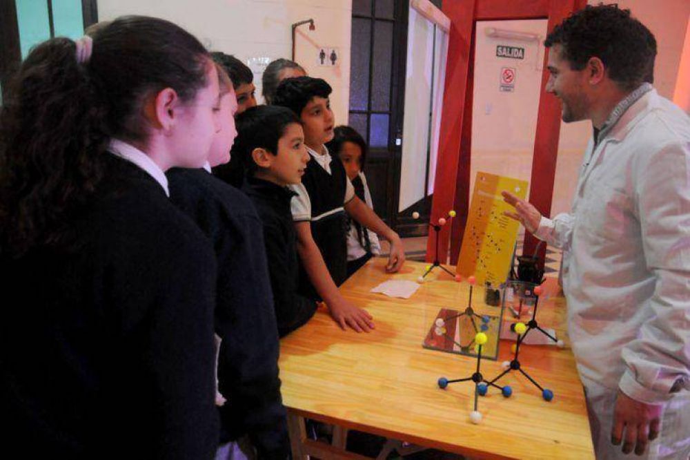 Ciencia al alcance de la mano, el desaf�o que propone la FIQ