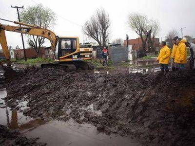 PULTI SUPERVIS� PERSONALMENTE LOS TRABAJOS Y LOS CENTROS DE EVACUADOS EN TODOS LOS BARRIOS