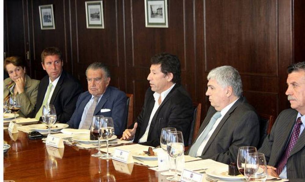 Posse particip de un encuentro en la Cmara Argentina de Comercio 