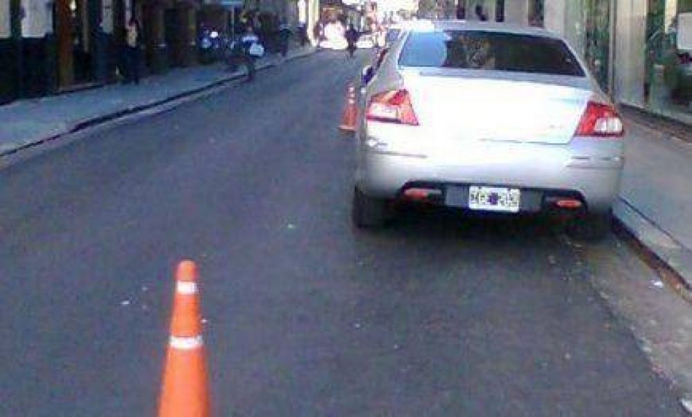 Solicitan que se eliminen los estacionamientos de privilegio en Posadas