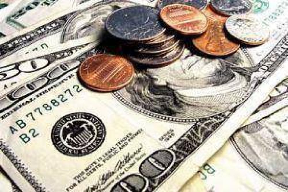 Blue se dispar� 22 centavos a $ 14,20 y BCRA sacrific� u$s 40 M para mantener el oficial