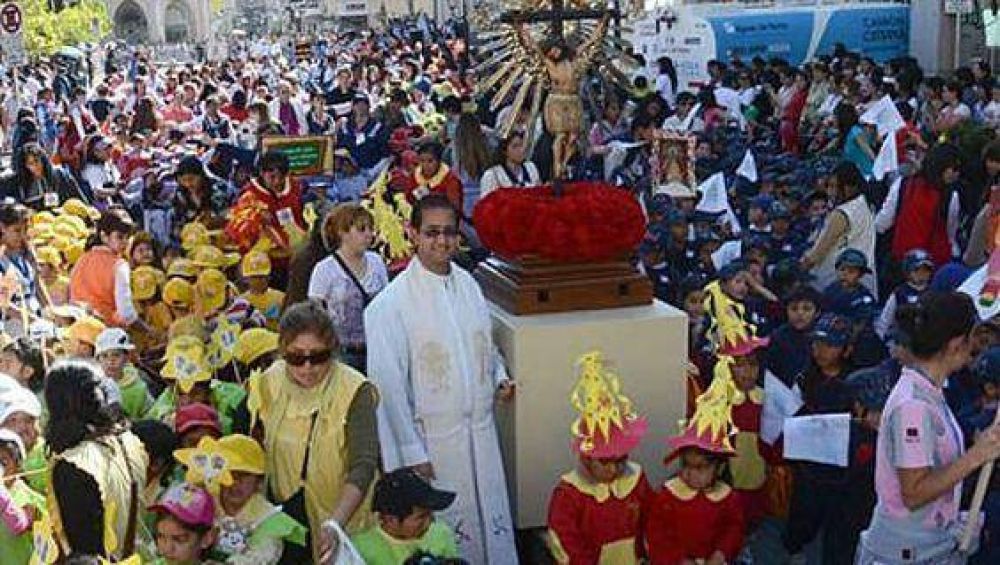 Unos 8 mil ni�os y j�venes salte�os vivir�n su �Tiempo del Milagro�
