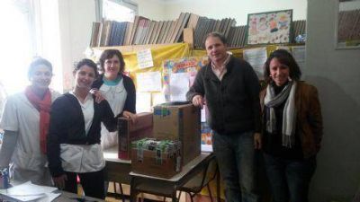 El diputado Santiago realiz� donaciones a la Escuela N� 3 de Rojas