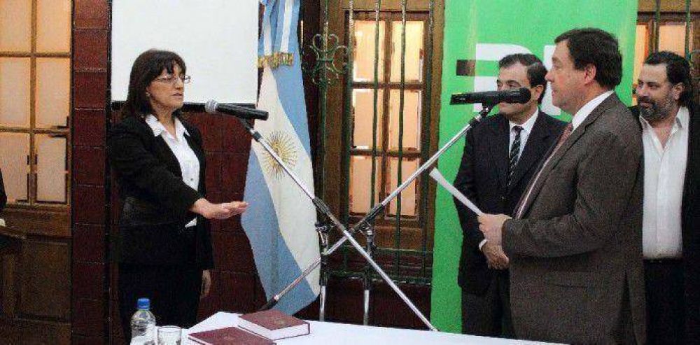 Asumi� la nueva ministra de Educaci�n: convocar� a la UnTER