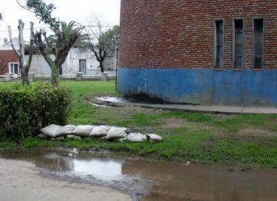 Sosa: �Las p�rdidas de agua en el tanque es porque esta pinchado�